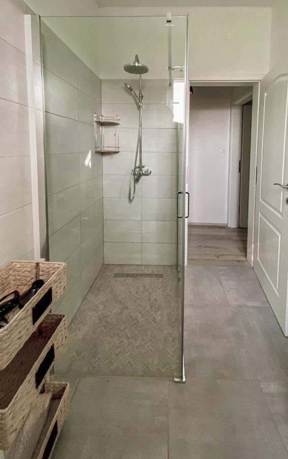 Sukošan Apartments Happy מראה חיצוני תמונה