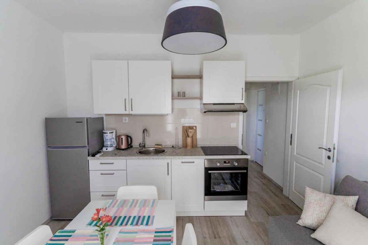 Sukošan Apartments Happy מראה חיצוני תמונה