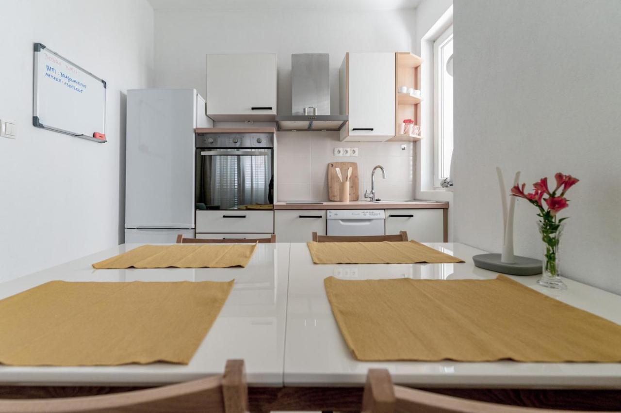 Sukošan Apartments Happy מראה חיצוני תמונה