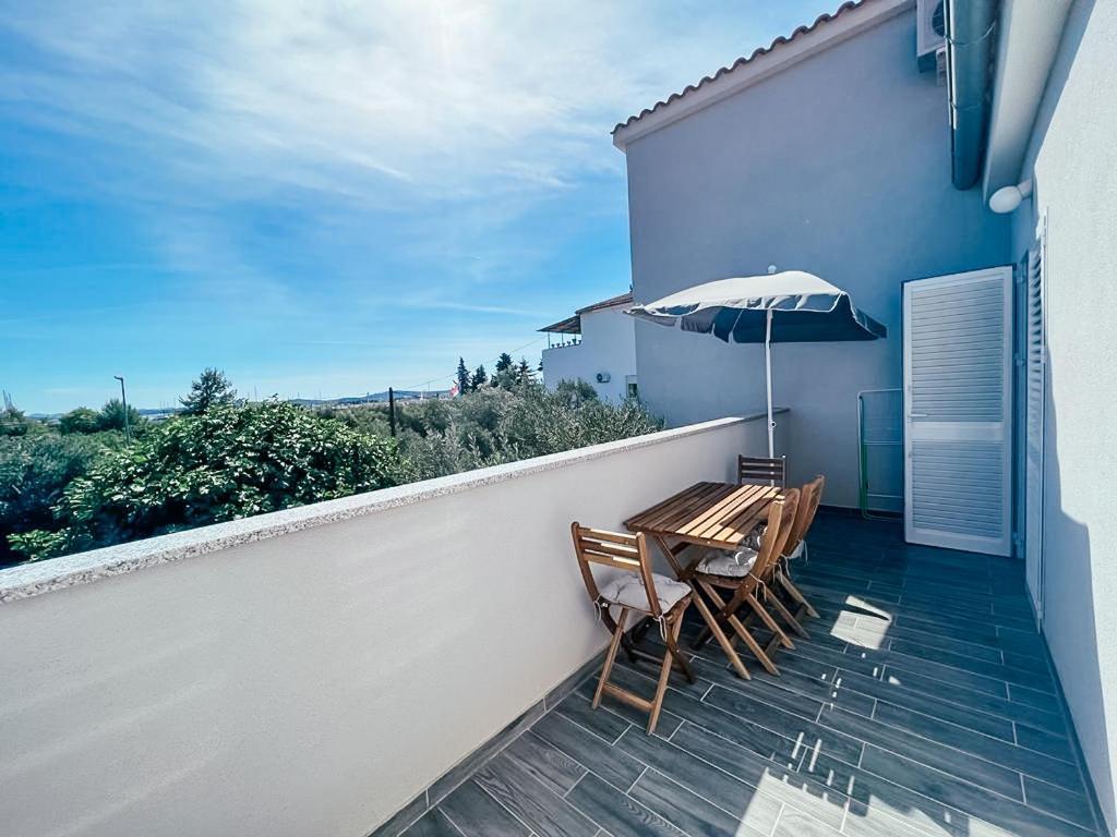 Sukošan Apartments Happy מראה חיצוני תמונה