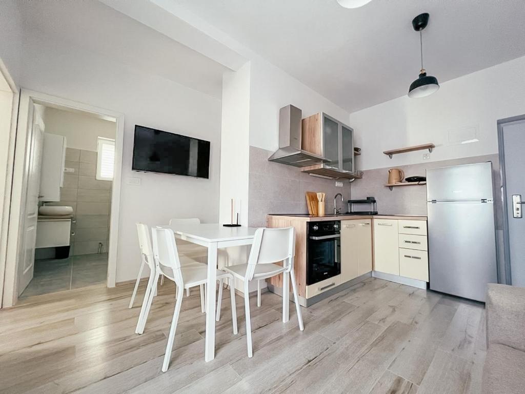 Sukošan Apartments Happy מראה חיצוני תמונה